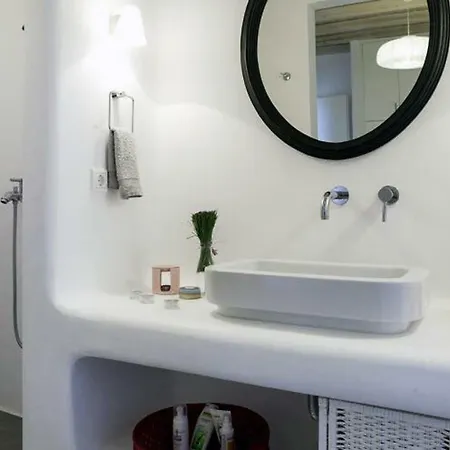 Luxury Lyanne In Mykonos Vila