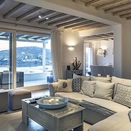 Luxury Lyanne In Mykonos